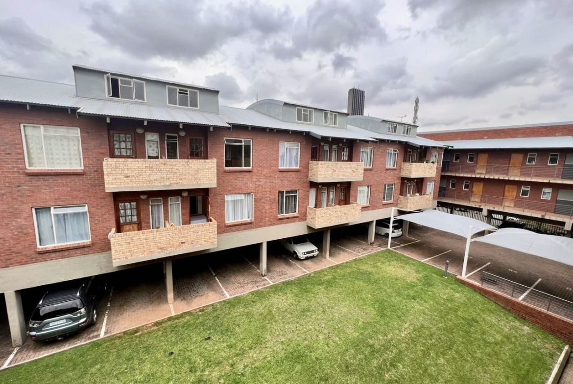 Potential Rental of R 5 000 pm in Melville Mews near to UJ