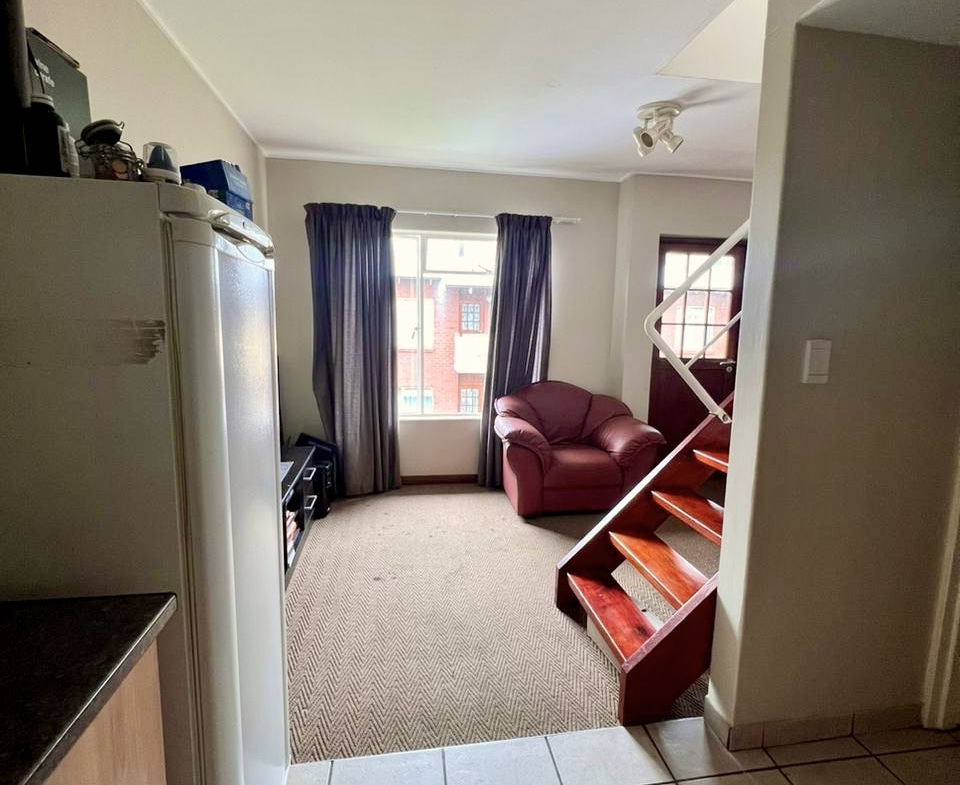 Potential Rental of R 5 000 pm in Melville Mews near to UJ